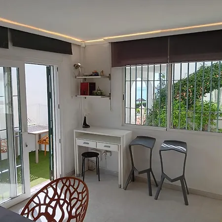 Апартаменты Tranquil Oceanfront Escape, One-bedroom Haven *